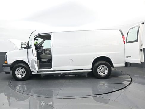 Used 2024 Chevrolet Express 2500 w/ Driver Convenience Package image 30