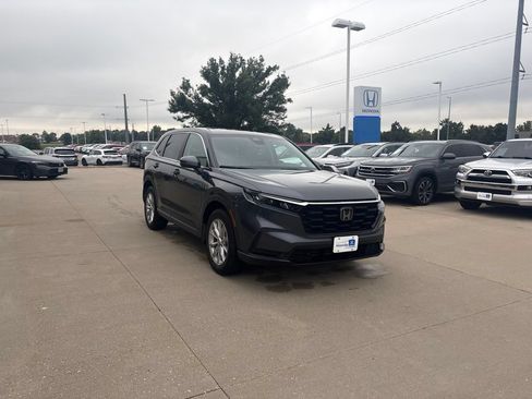 Used 2024 Honda CR-V EX-L image 3