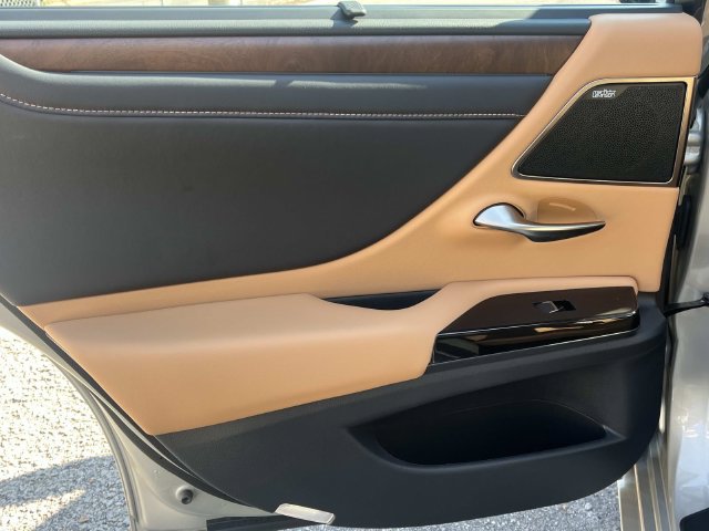 Certified 2024 Lexus ES 350 Ultra Luxury w/ Accessory Package (Z2) FWD image 20