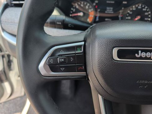 Used 2024 Jeep Compass Latitude AWD/4WD image 19
