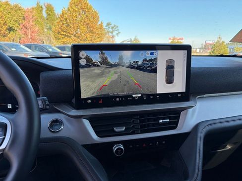 Used 2025 Ford Explorer Active image 23