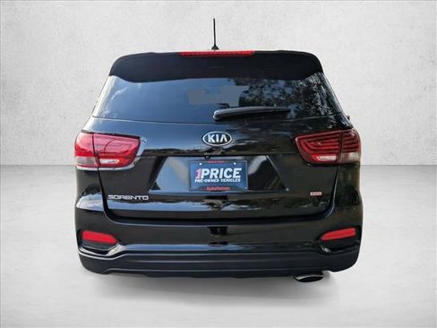Used 2020 Kia Sorento LX image 7