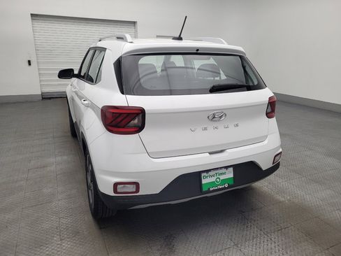 Used 2025 Hyundai Venue SEL image 6