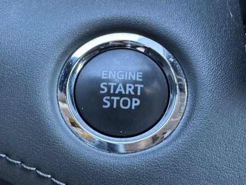 Used 2023 Toyota Highlander XLE FWD image 29