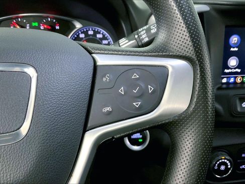 Used 2024 GMC Terrain SLE image 18