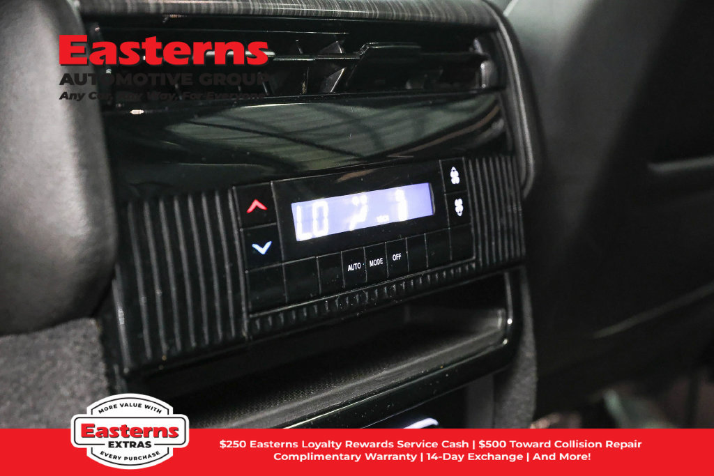 Used 2024 Jeep Wagoneer Series II AWD/4WD image 23