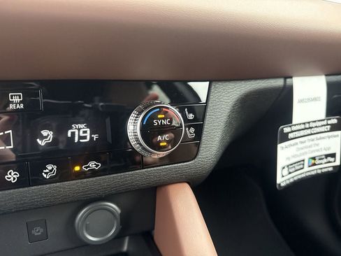 New 2026 Mitsubishi Outlander SEL image 35