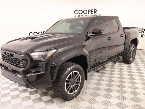 Used 2024 Toyota Tacoma TRD Sport AWD/4WD image 9
