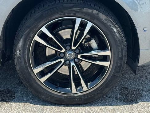 Used 2019 Volvo XC60 T5 Momentum w/ Premium Package AWD/4WD image 5