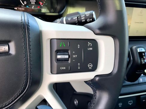 Used 2024 Land Rover Defender 110 X-Dynamic SE image 22