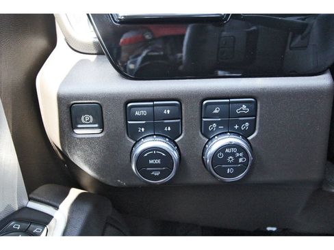 Used 2024 GMC Sierra 1500 SLT w/ SLT Convenience Package AWD/4WD image 19