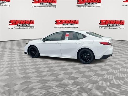 Used 2026 Toyota Camry SE image 8