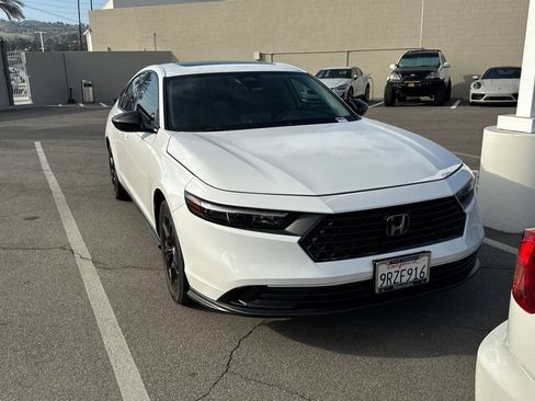 Used 2025 Honda Accord SE image 2