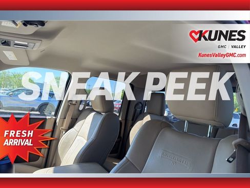 Used 2018 RAM 1500 Laramie w/ Convenience Group AWD/4WD image 8