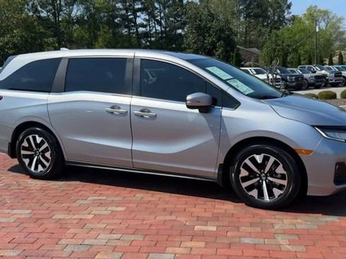 Certified 2025 Honda Odyssey EX-L image 4