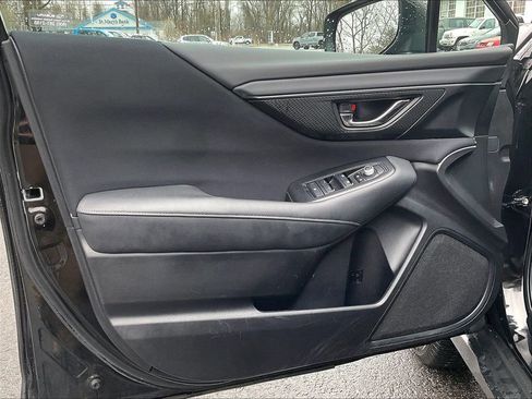 Used 2024 Subaru Outback Premium AWD/4WD image 9