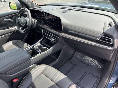Used 2025 Chevrolet Traverse High Country FWD image 55