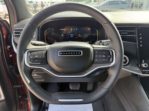 Used 2024 Jeep Wagoneer L Series II w/ Flexible Seating Group AWD/4WD image 20