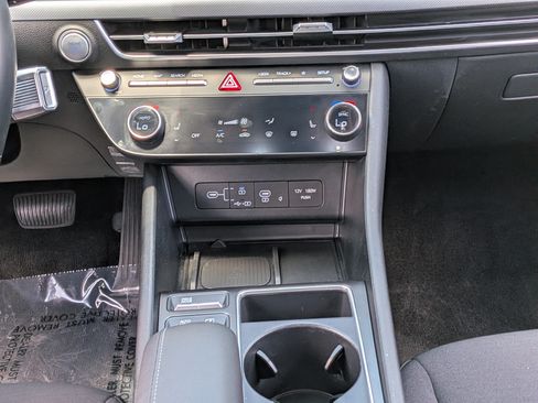 Used 2024 Hyundai Sonata SEL w/ Convenience Package FWD image 19