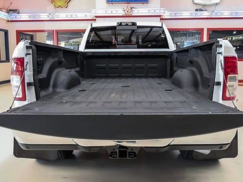 Used 2024 RAM 3500 Tradesman w/ Chrome Appearance Group image 7