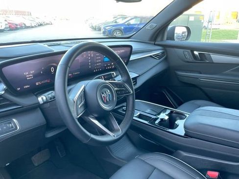 Used 2025 Buick Enclave Preferred image 11