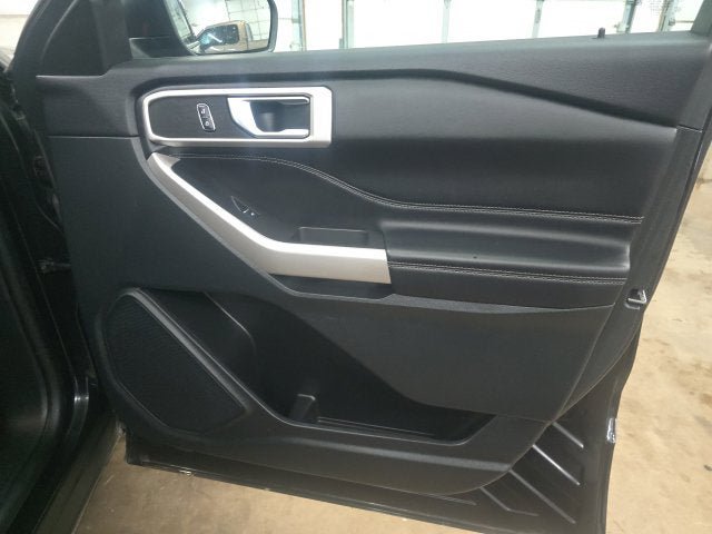 Used 2024 Ford Explorer XLT w/ Equipment Group 202A AWD/4WD image 5