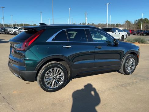 Used 2024 Cadillac XT4 Premium Luxury image 8