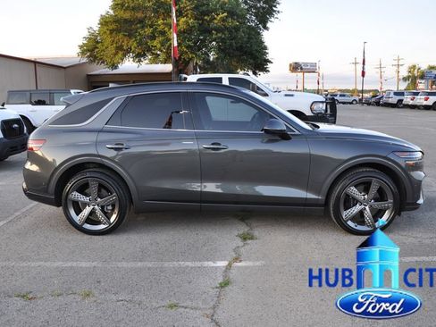 Used 2022 Genesis GV70 3.5T Sport w/ Sport Prestige Package AWD/4WD image 6