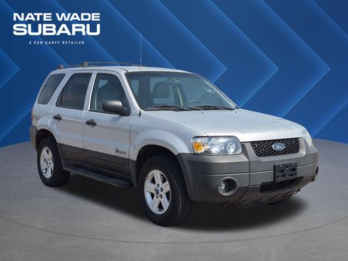 Used 2005 Ford Escape 4WD Hybrid image 1