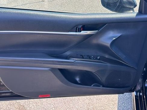 Used 2022 Toyota Camry SE FWD image 16