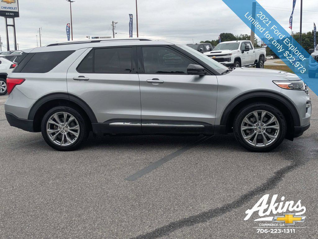 Used 2021 Ford Explorer Limited w/ Equipment Group 301A RWD image 3