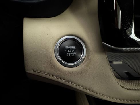 Used 2020 Toyota Highlander Platinum image 24