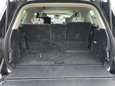 Used 2025 Ford Expedition Platinum image 17