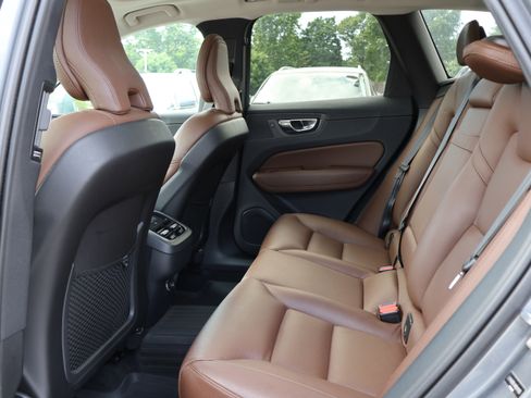 Used 2019 Volvo XC60 T6 Inscription w/ Protection Package Premier AWD/4WD image 17