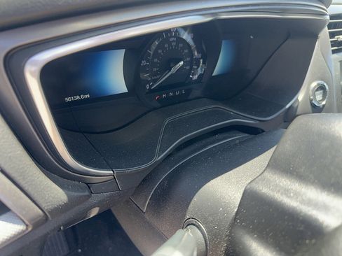 Used 2019 Ford Fusion SE FWD image 6