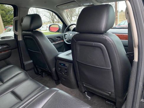 Used 2012 Chevrolet Avalanche LTZ image 30