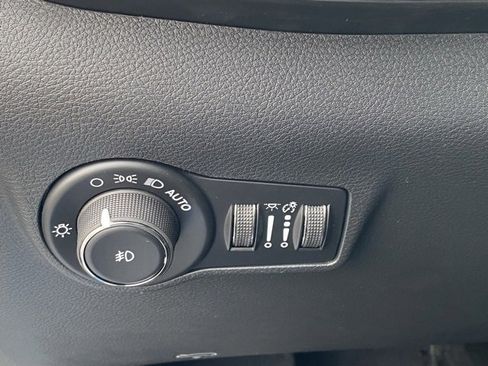 New 2026 Jeep Compass Latitude image 25