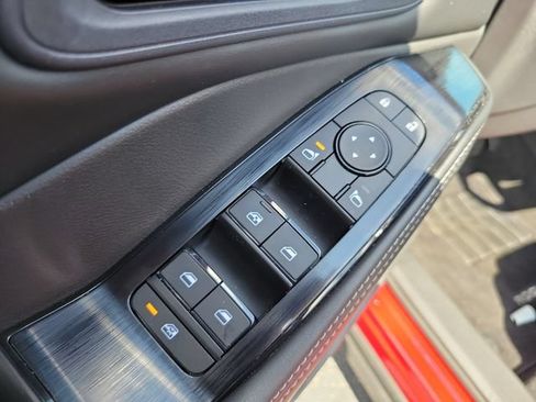 Used 2023 Nissan Rogue SV w/ SV Premium B Package FWD image 15