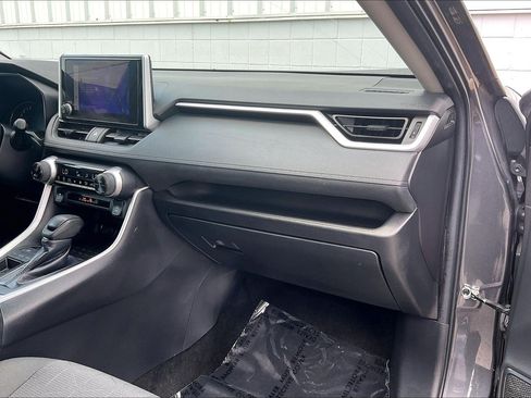 Used 2024 Toyota RAV4 XLE FWD image 21