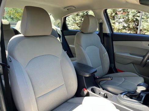 Used 2019 Kia Forte LXS image 38