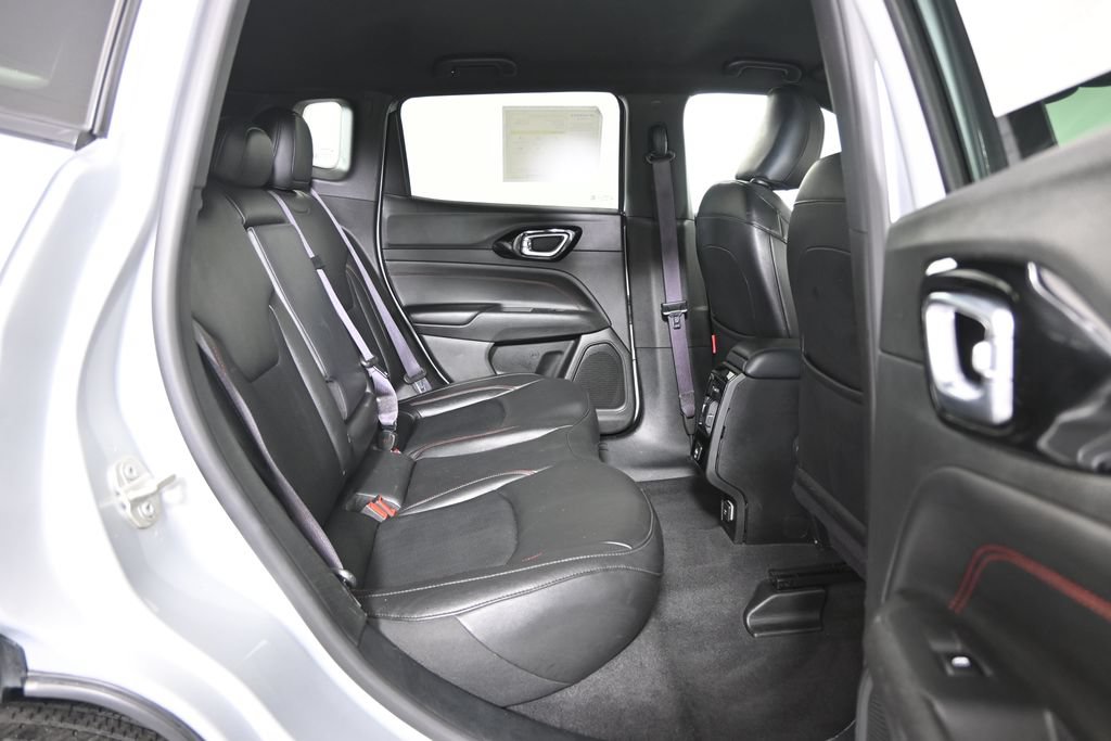 Used 2024 Jeep Compass Trailhawk AWD/4WD image 15