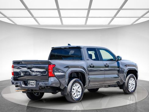 Used 2026 Toyota Tacoma SR5 AWD/4WD image 5