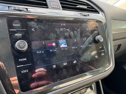 Used 2019 Volkswagen Tiguan SE w/ Panoramic Sunroof Package image 13