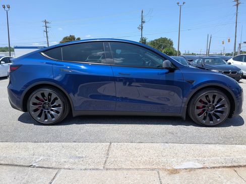 Used 2023 Tesla Model Y Performance AWD/4WD image 21