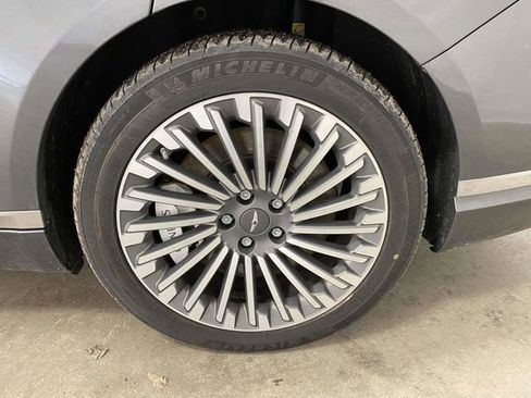 Used 2024 Genesis G80 image 7