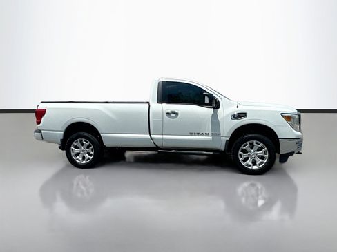Used 2017 Nissan Titan SV AWD/4WD image 8