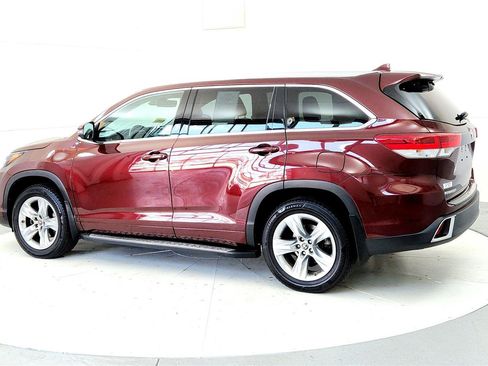 Used 2019 Toyota Highlander Limited w/ Carpet Mat Package (TMS) image 4