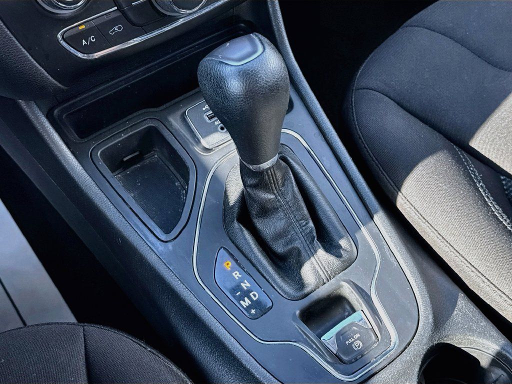 Used 2020 Jeep Cherokee Latitude FWD image 19