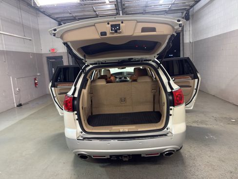 Used 2011 Buick Enclave CXL w/ Trailering Provision Package FWD image 11