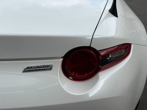 Used 2018 MAZDA MX-5 Miata Grand Touring RWD image 14